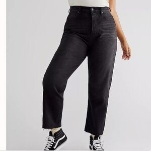 We the free CRVY mom jeans black size 28 button fly high rise